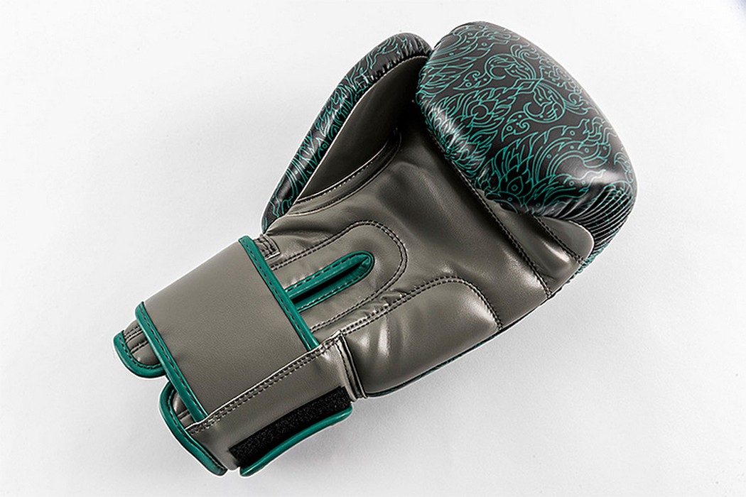 Боксерские перчатки UFC PRO Thai Naga Green, 16oz 1050_700