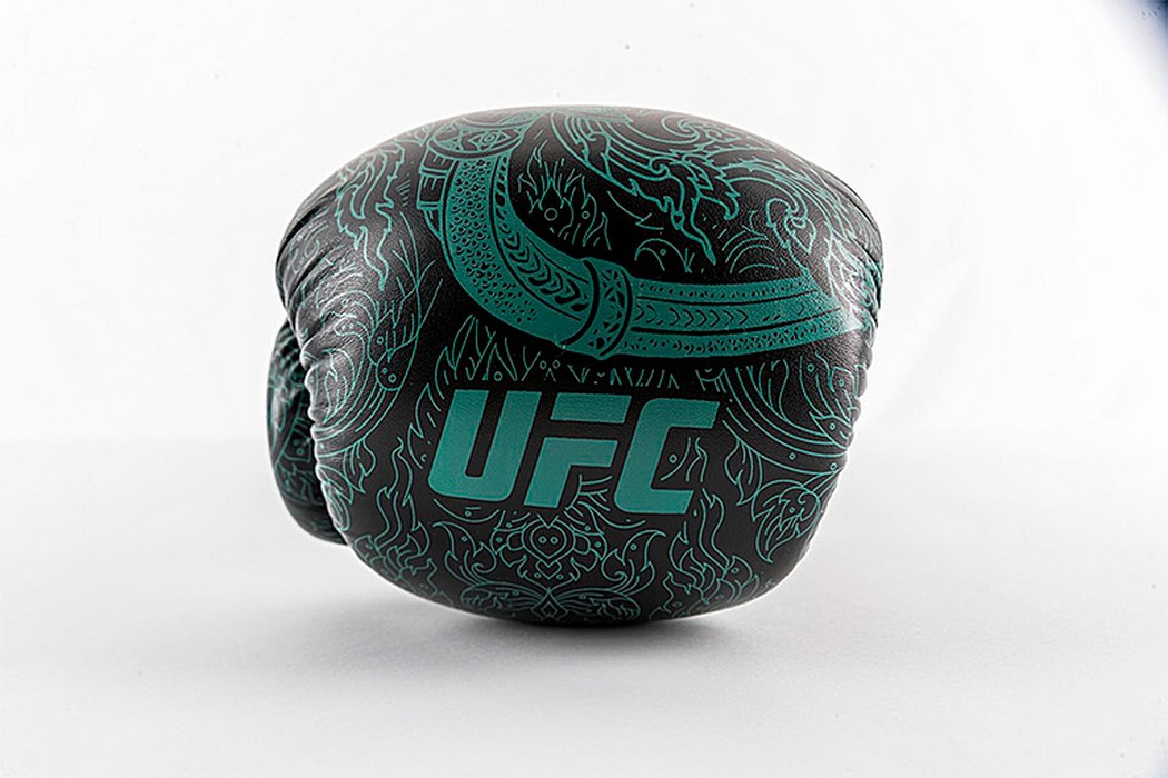 Боксерские перчатки UFC PRO Thai Naga Green, 16oz 1050_700