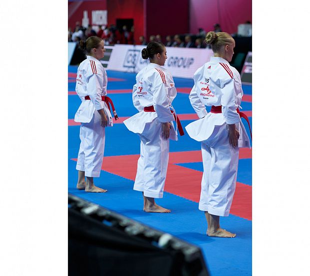 Кимоно для карате подростковое Adidas K999 Shori Karate Uniform Kata WKF белое с черным логотипом 621_553